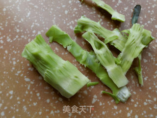 彩蔬炒鸡丁步骤4