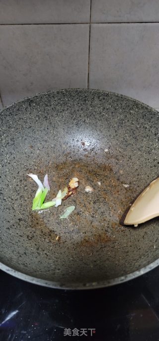 瘦肉炒鹿茸菇步骤6