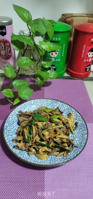 瘦肉炒鹿茸菇步骤12