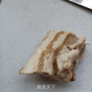 彩椒回锅肉串步骤1