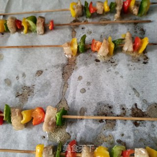 彩椒回锅肉串步骤9