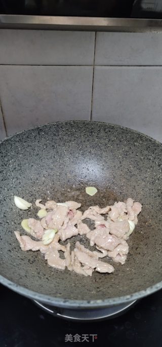 大葱炒黑木耳肉片步骤7 大葱炒黑木耳肉片步骤7