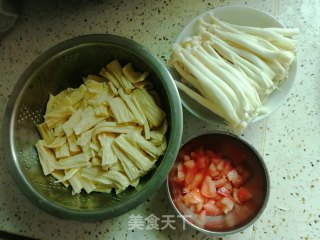 砂锅腐竹步骤1