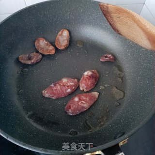 辣酱腊肠炒蒜黄步骤7 辣酱腊肠炒蒜黄步骤7