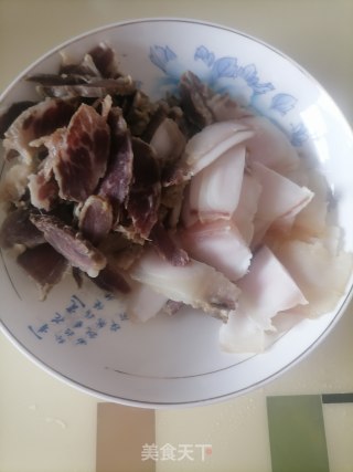 红菜苔炒腊肉步骤1