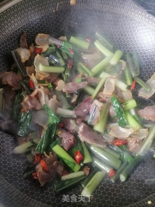红菜苔炒腊肉步骤5