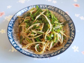 辣酱炒韭菜绿豆芽步骤8