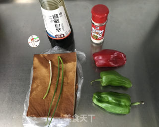 辣椒炒干子步骤1 辣椒炒干子步骤1