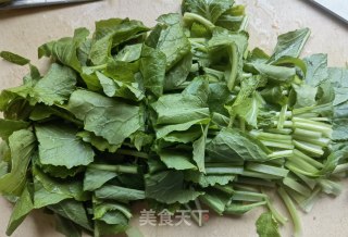 蒜蓉辣椒炒油菜苗步骤2