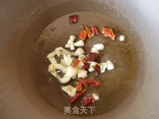 蒜蓉辣椒炒油菜苗步骤3