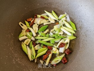 蒜苗炒羊肚步骤4