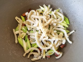 蒜苗炒羊肚步骤5