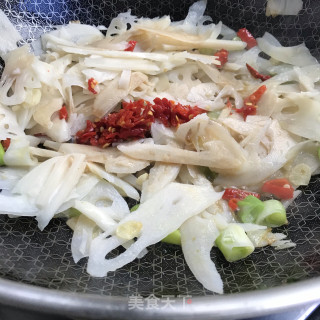 剁椒炒藕片步骤6 剁椒炒藕片步骤6