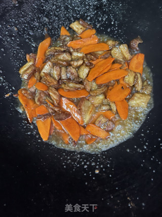 胡萝卜炒五花肉步骤8