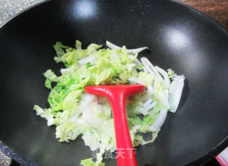 干贝烧蛋饺大白菜煮铁棍山药粉条步骤4