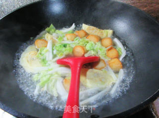 干贝烧蛋饺大白菜煮铁棍山药粉条步骤5