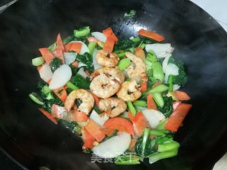青菜山药炒虾仁步骤5