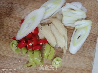 干焖辣鱼块步骤1