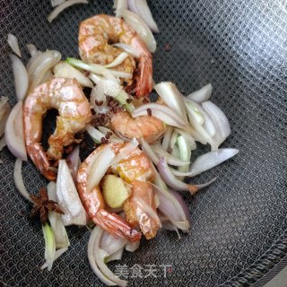 干锅肥肠虾步骤13