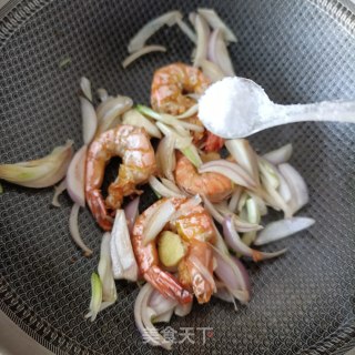 干锅肥肠虾步骤12
