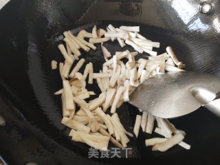 杏鲍菇炒虾仁步骤8
