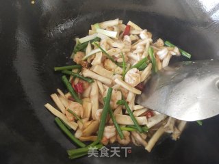 杏鲍菇炒虾仁步骤13