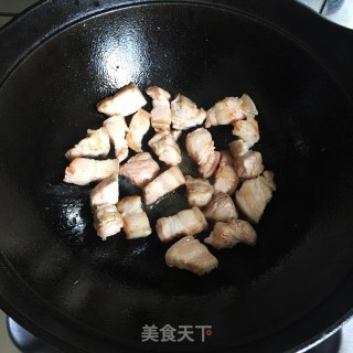 五花肉烧素鸡步骤2