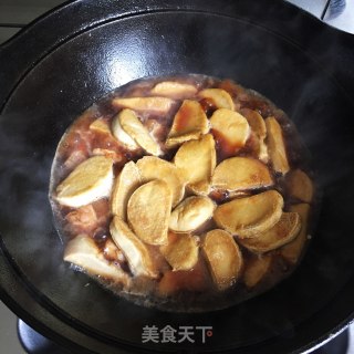 五花肉烧素鸡步骤5