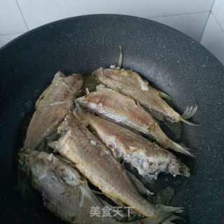 家常焖小黄花步骤5