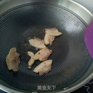 “快手小炒”回锅肉炒芹菜步骤6