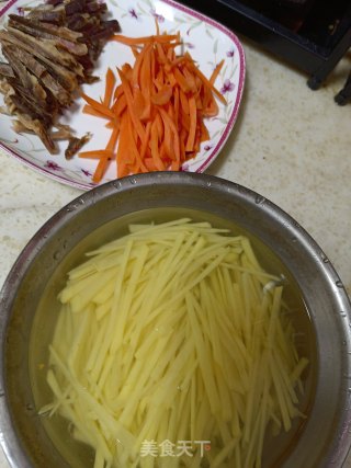 腊肉土豆丝步骤1