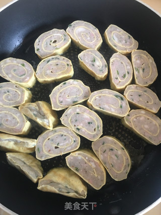 鲮鱼蛋卷炒洋葱步骤4