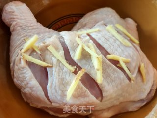奥尔良焖鸡腿步骤2