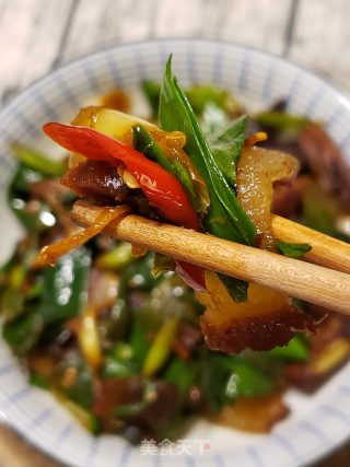 藤椒蒜苗炒腊肉步骤10