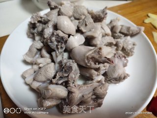 胡萝卜烧鸭肉步骤2