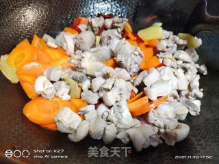 胡萝卜烧鸭肉步骤4