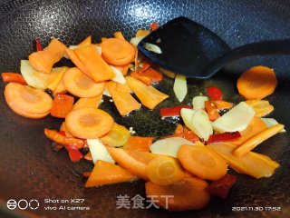 胡萝卜烧鸭肉步骤3