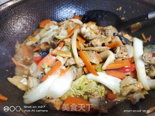 胡萝卜白菜梗炒鸡步骤8