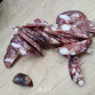 “快手小炒”腊肠炒苔菜步骤3