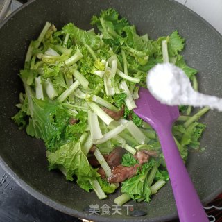 “快手小炒”腊肠炒苔菜步骤7