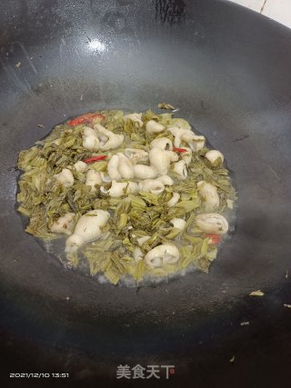 酸菜肥肠步骤7