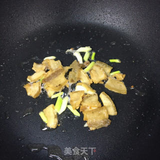 油渣炒儿菜步骤5