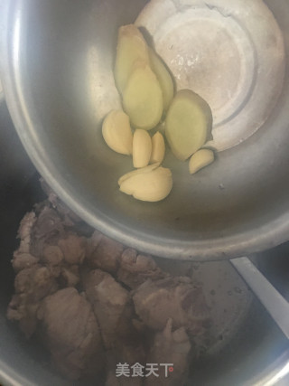 新垦莲藕焖龙骨步骤5