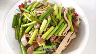 蒜苔豆片炒肉丝步骤7