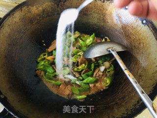 辣椒炒肉片步骤7
