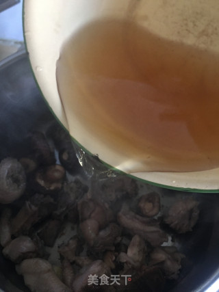 花菇焖鸡步骤6 花菇焖鸡步骤6