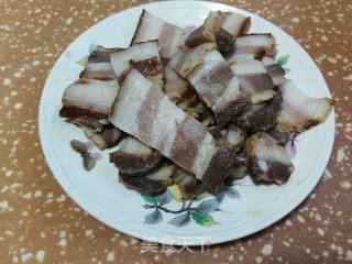 萝卜蒸腊肉步骤1