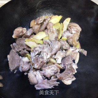 南姜焖鸭步骤7
