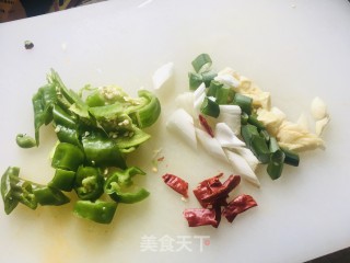家常熬南瓜步骤1