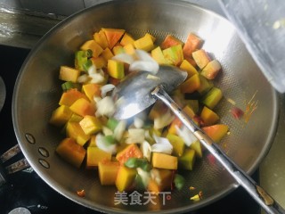 家常熬南瓜步骤4